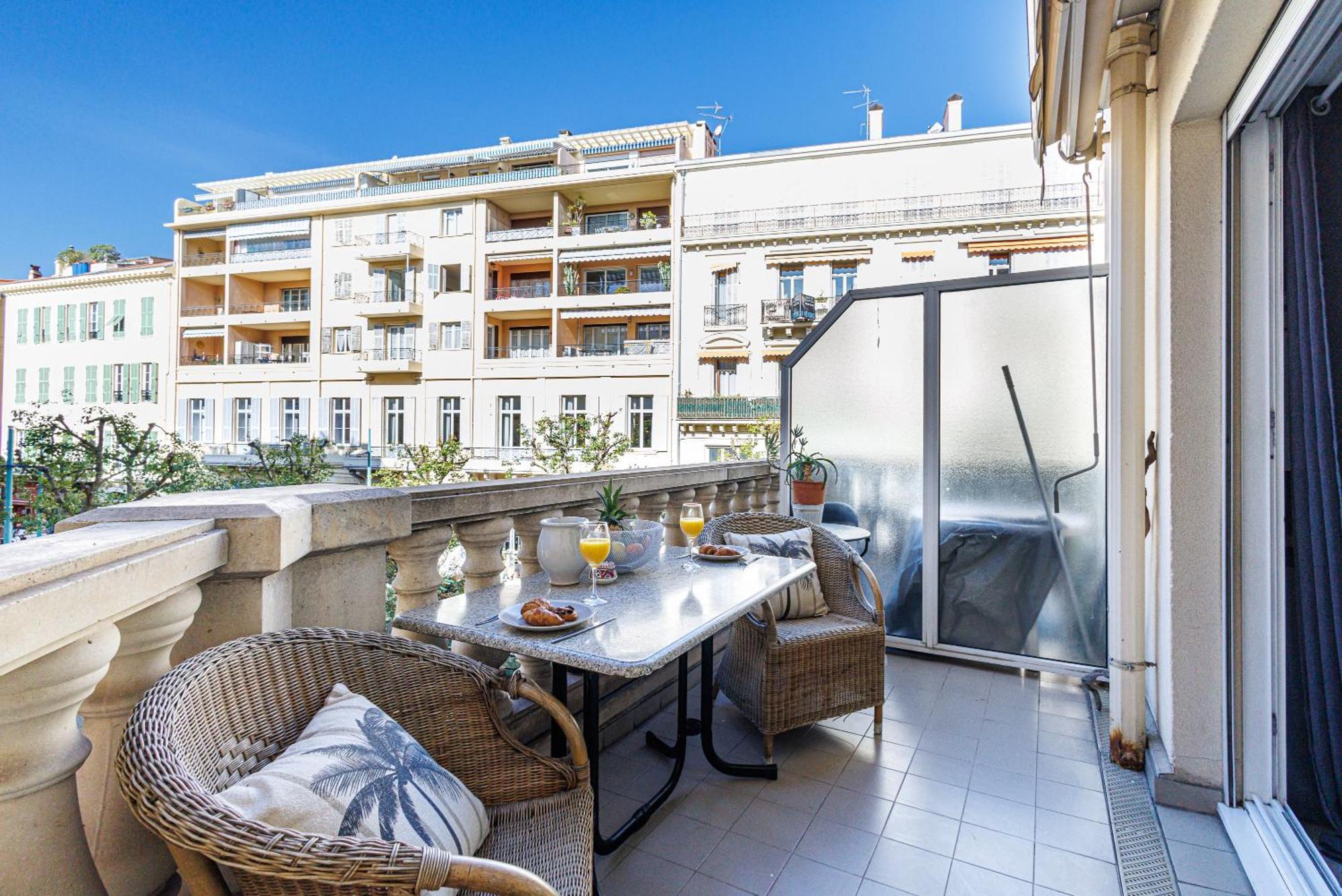 Le Victoria, Elegant T2 Au Bord Des Plages, Piscine, Sauna Menton Exterior photo